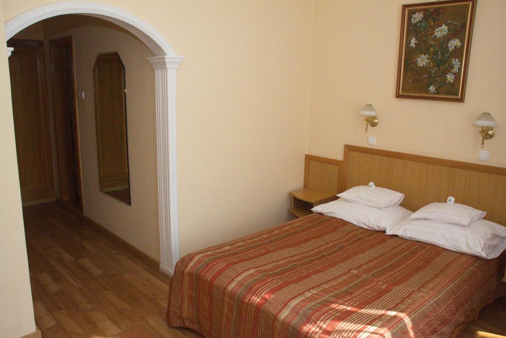 Hotel Pannonia Мишкольц Экстерьер фото