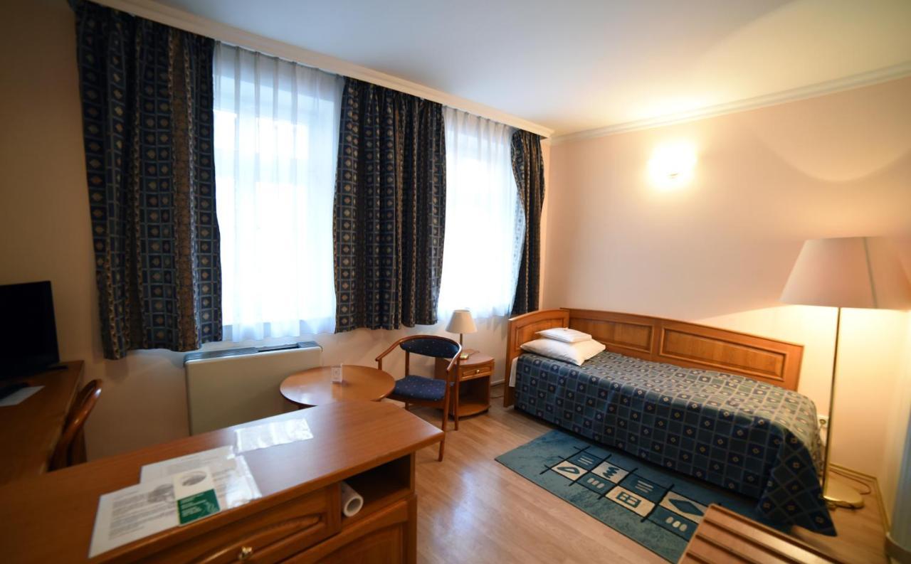 Hotel Pannonia Мишкольц Экстерьер фото