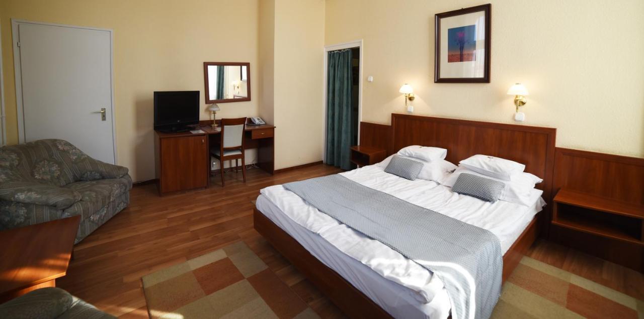 Hotel Pannonia Мишкольц Экстерьер фото