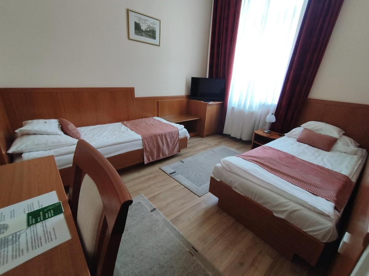 Hotel Pannonia Мишкольц Экстерьер фото