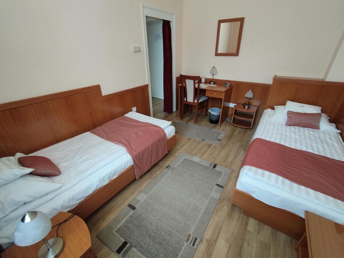 Hotel Pannonia Мишкольц Экстерьер фото