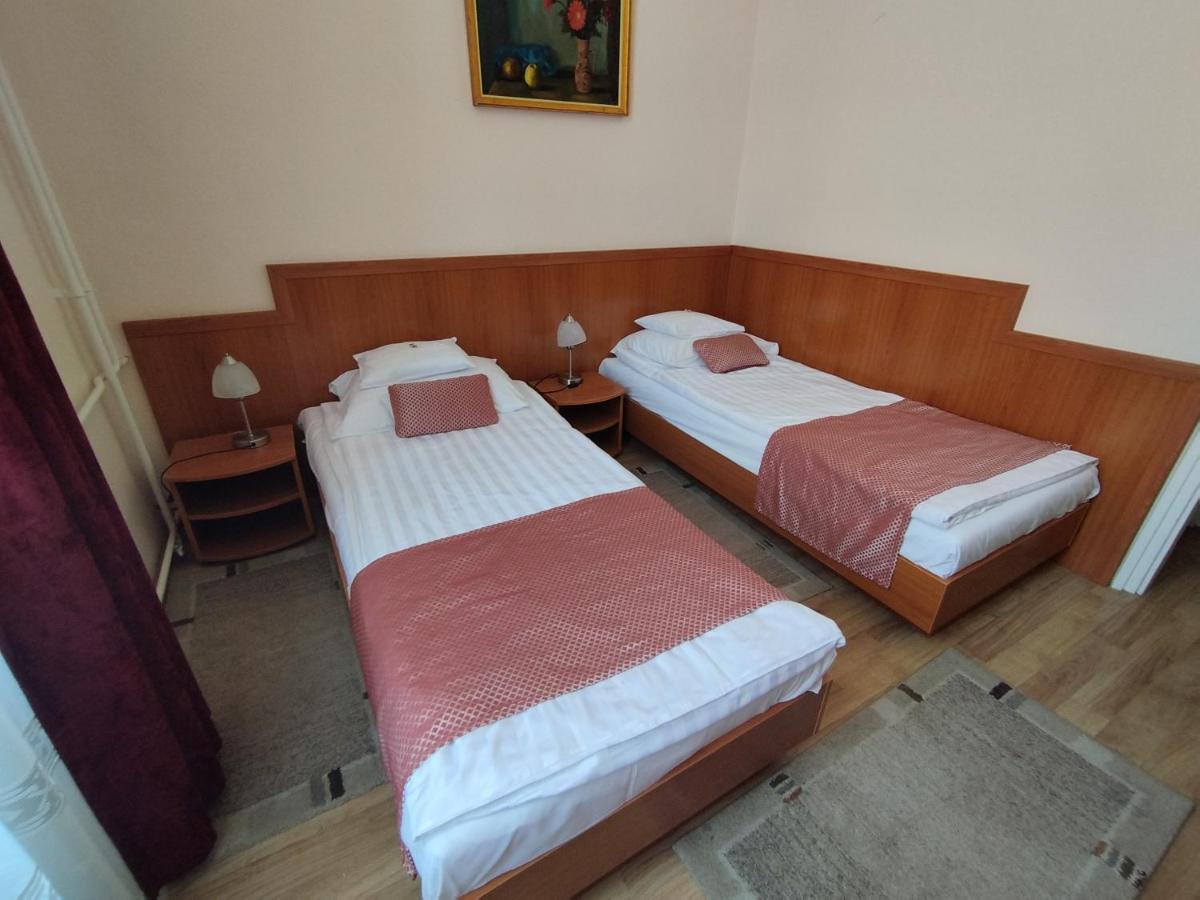 Hotel Pannonia Мишкольц Экстерьер фото