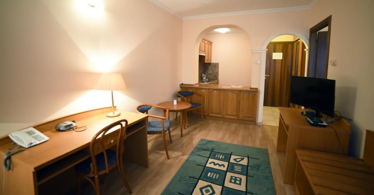 Hotel Pannonia Мишкольц Экстерьер фото